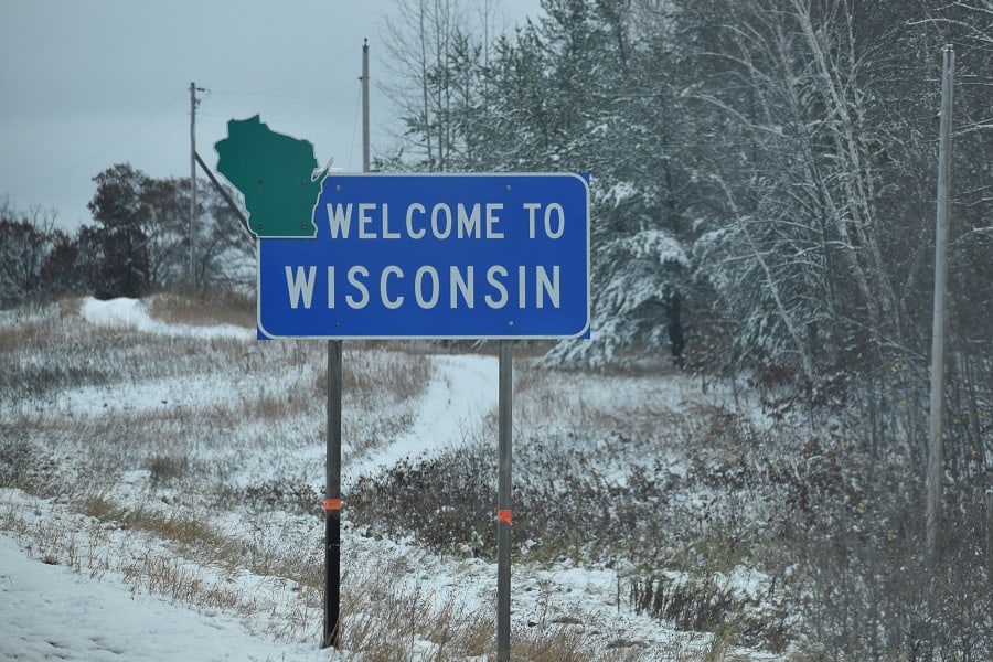 welcome sign board of wisconsin, usa
